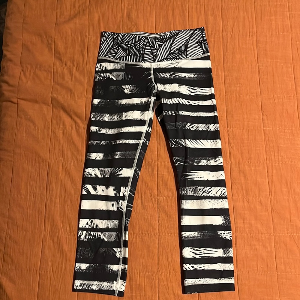 Lululemon leggings size 4